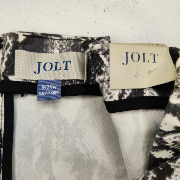 NWT Jolt Black and white snake print miniskirt size 9/29 - Picture 3 of 3